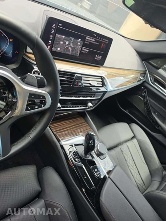 2023 BMW 5 Series Sedan 530i M SPORT LINE - miniatura 10