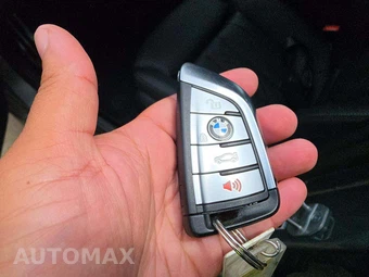 2023 BMW 5 Series Sedan 530i M SPORT LINE - miniatura 8