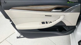 2023 BMW 5 Series Sedan 530i M SPORT LINE - miniatura 33
