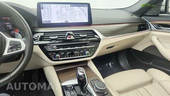 2023 BMW 5 Series Sedan 530i M SPORT LINE - miniatura 45