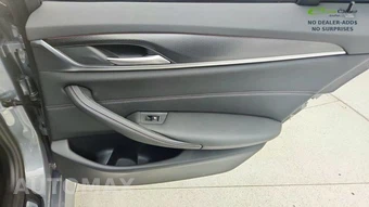2023 BMW 5 Series Sedan 530i M SPORT LINE - miniatura 28