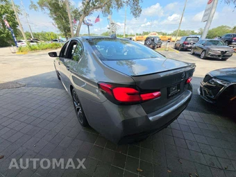 2023 BMW 5 Series Sedan 530i M SPORT LINE - miniatura 2
