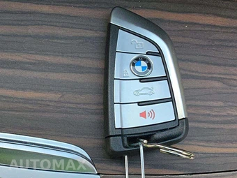 2023 BMW 5 Series Sedan 530i M SPORT LINE - miniatura 8