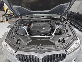 2023 BMW 5 Series Sedan 530i - miniatura 18