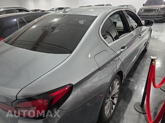 2023 BMW 5 Series Sedan 530i - miniatura 4