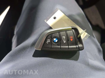 2023 BMW 5 Series Sedan 530i - miniatura 8