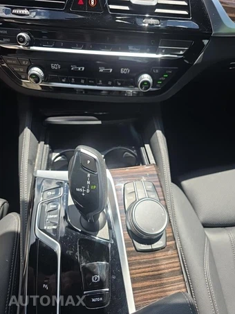 2023 BMW 5 Series Sedan 530i xDrive M SPORT LINE - miniatura 27