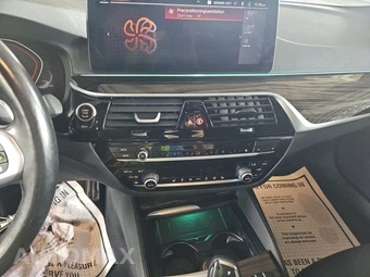 2023 BMW 5 Series Sedan 530i xDrive M SPORT LINE - miniatura 11