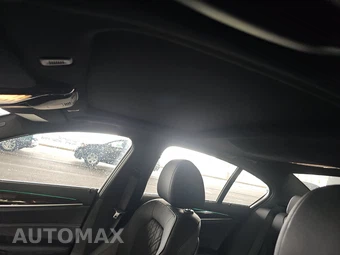 2023 BMW 5 Series Sedan 530i xDrive M SPORT LINE - miniatura 17
