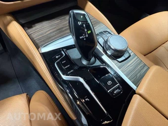 2023 BMW 5 Series Sedan 530i xDrive M SPORT LINE - miniatura 9