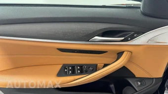 2023 BMW 5 Series Sedan 530i xDrive M SPORT LINE - miniatura 11