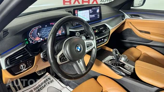 2023 BMW 5 Series Sedan 530i xDrive M SPORT LINE - miniatura 12