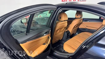 2023 BMW 5 Series Sedan 530i xDrive M SPORT LINE - miniatura 24