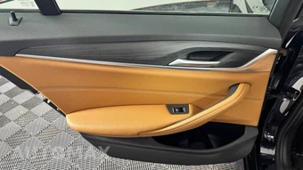 2023 BMW 5 Series Sedan 530i xDrive M SPORT LINE - miniatura 25