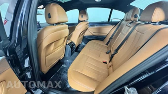 2023 BMW 5 Series Sedan 530i xDrive M SPORT LINE - miniatura 28