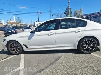 2023 BMW 5 Series Sedan 530i xDrive M SPORT LINE - miniatura 3