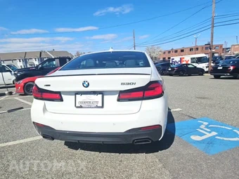 2023 BMW 5 Series Sedan 530i xDrive M SPORT LINE - miniatura 4
