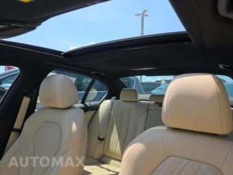 2023 BMW 5 Series Sedan 530i xDrive - miniatura 11