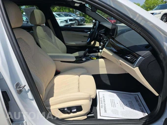 2023 BMW 5 Series Sedan 530i xDrive - miniatura 18