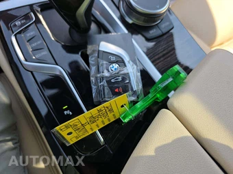 2023 BMW 5 Series Sedan 530i xDrive - miniatura 8