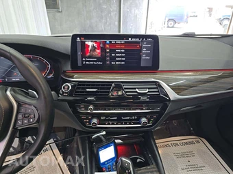 2023 BMW 5 Series Sedan 530i xDrive - miniatura 10