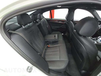 2023 BMW 5 Series Sedan 530i xDrive - miniatura 16