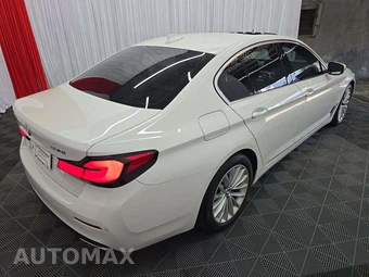 2023 BMW 5 Series Sedan 530i xDrive - miniatura 3