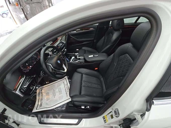 2023 BMW 5 Series Sedan 530i xDrive - miniatura 6