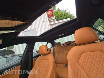 2023 BMW 5 Series Sedan 530i xDrive - miniatura 11