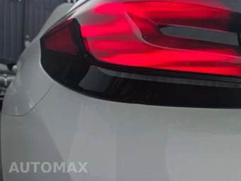 2023 BMW 5 Series Sedan 530i xDrive - miniatura 23