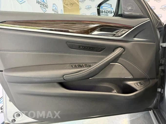 2023 BMW 5 Series Sedan 540i xDrive M SPORT LINE - miniatura 11