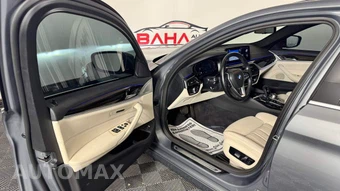 2023 BMW 5 Series Sedan 540i xDrive - miniatura 13