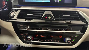 2023 BMW 5 Series Sedan 540i xDrive - miniatura 23