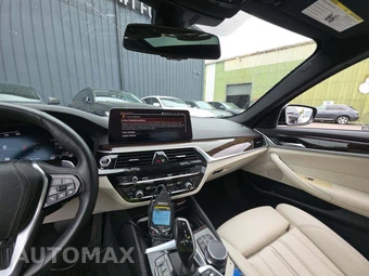2023 BMW 5 Series Sedan 540i xDrive - miniatura 10