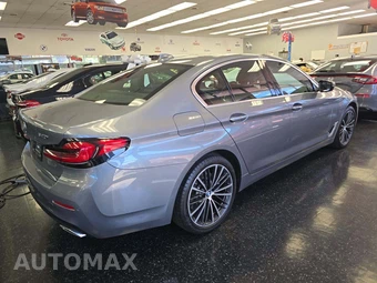 2023 BMW 5 Series Sedan 540i xDrive - miniatura 3
