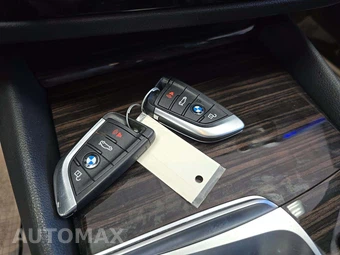 2023 BMW 5 Series Sedan 540i xDrive - miniatura 8