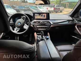 2023 BMW 5 Series Sedan M550i xDrive - miniatura 11