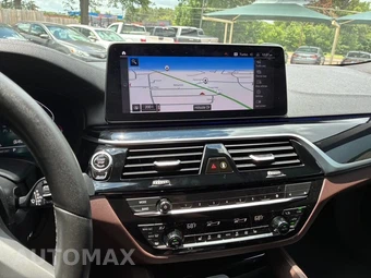 2023 BMW 5 Series Sedan M550i xDrive - miniatura 15