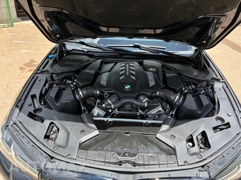 2023 BMW 5 Series Sedan M550i xDrive - miniatura 18