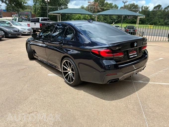 2023 BMW 5 Series Sedan M550i xDrive - miniatura 6