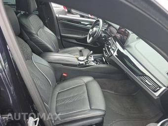 2023 BMW 5 Series Sedan M550i xDrive - miniatura 18
