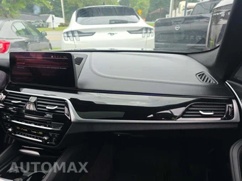 2023 BMW 5 Series Sedan M550i xDrive - miniatura 19