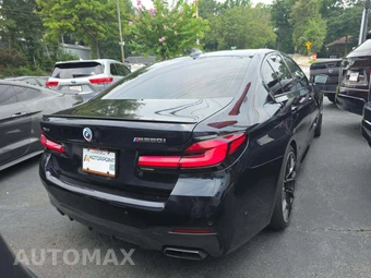 2023 BMW 5 Series Sedan M550i xDrive - miniatura 3