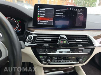 2023 BMW 5 Series Sedan M550i xDrive - miniatura 10