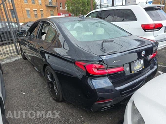 2023 BMW 5 Series Sedan M550i xDrive - miniatura 2