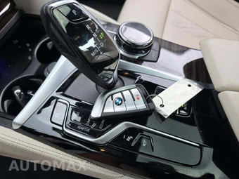 2023 BMW 5 Series Sedan M550i xDrive - miniatura 8