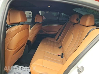 2023 BMW 5 Series Sedan M550i xDrive - miniatura 13