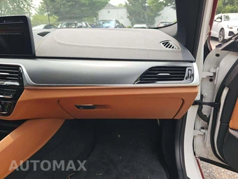 2023 BMW 5 Series Sedan M550i xDrive - miniatura 19
