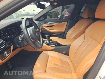 2023 BMW 5 Series Sedan M550i xDrive - miniatura 6