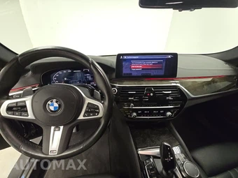 2023 BMW 5 Series Sedan M550i xDrive - miniatura 11